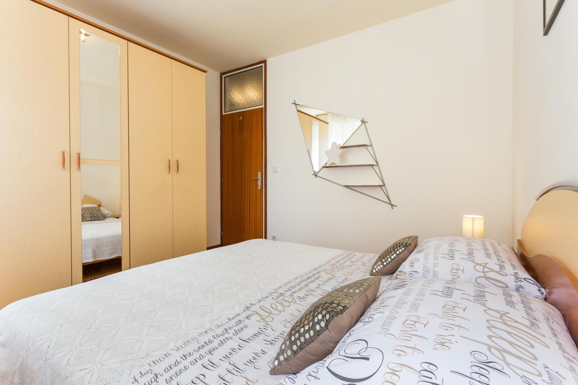 Apartments With Wifi Split - 13957 Room photo